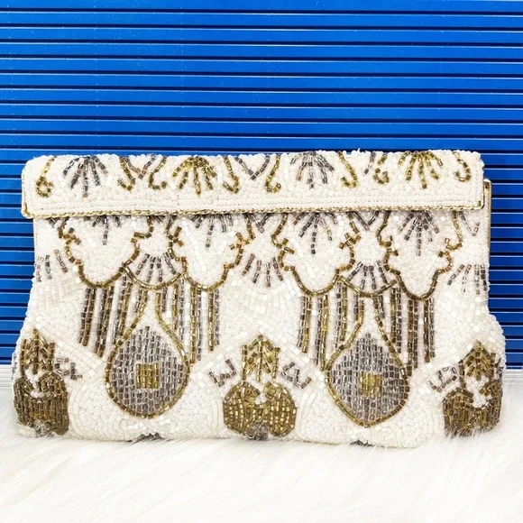 Vintage Gold-Pewter-White Beaded Clutch. - Picture 2 of 13